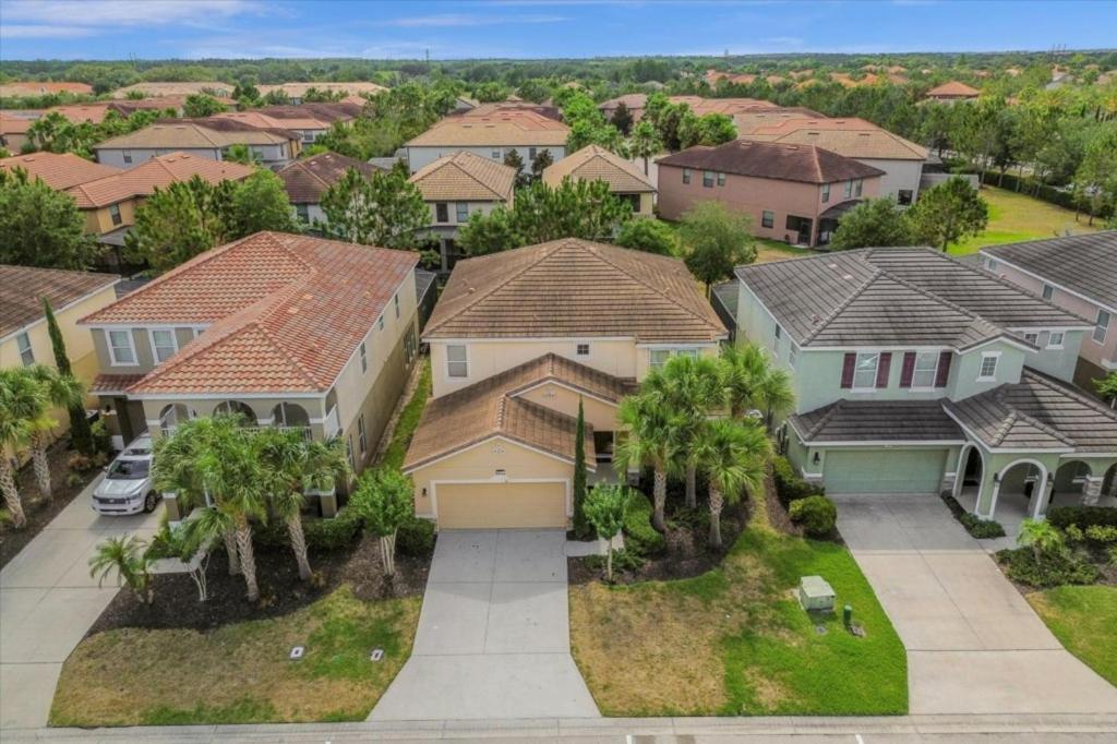 6 Bedrooms- 5,5 Bathrooms- Solterra 5271 Ww Davenport Exterior photo